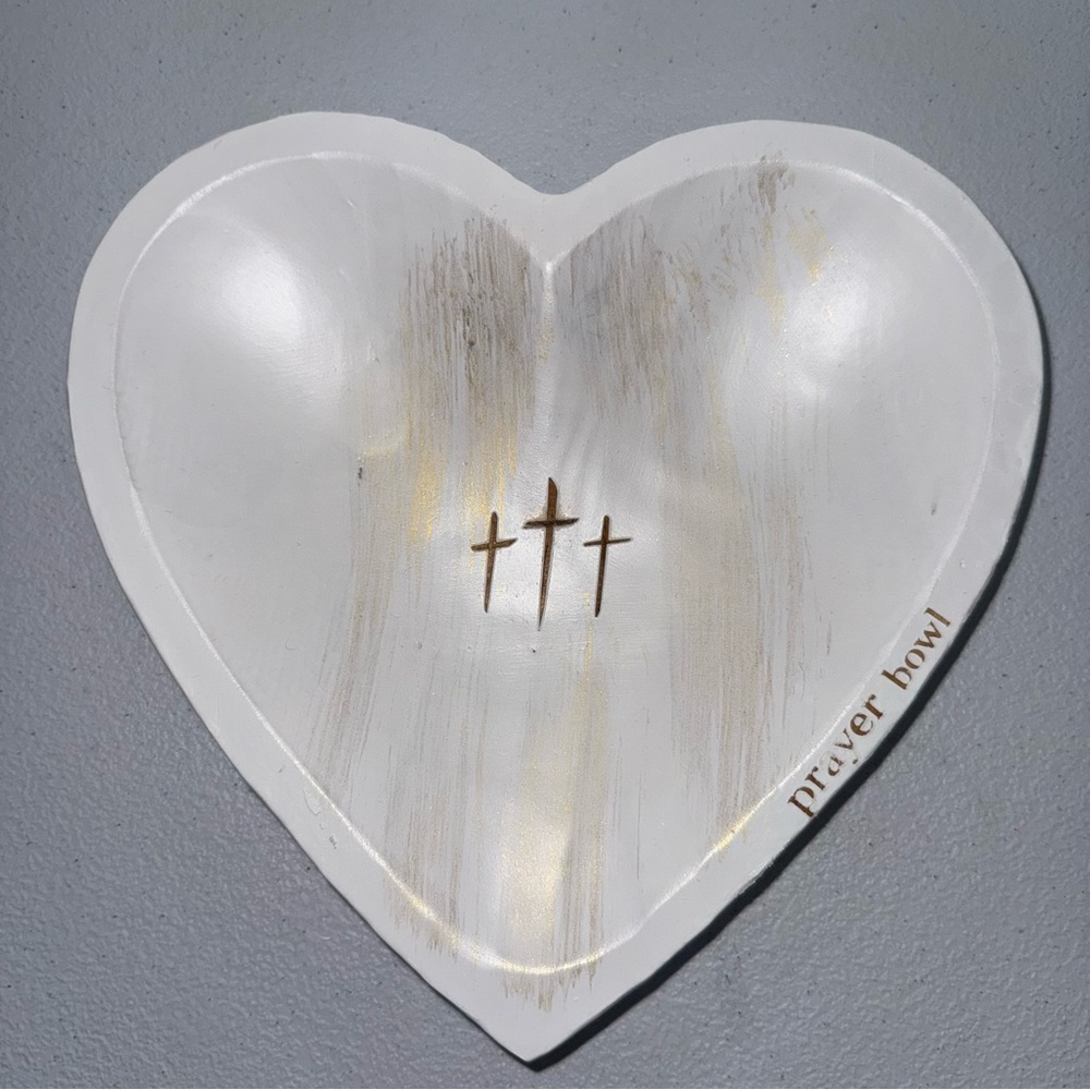Prayer Bowl Heart Tray in White with Gold Crosses